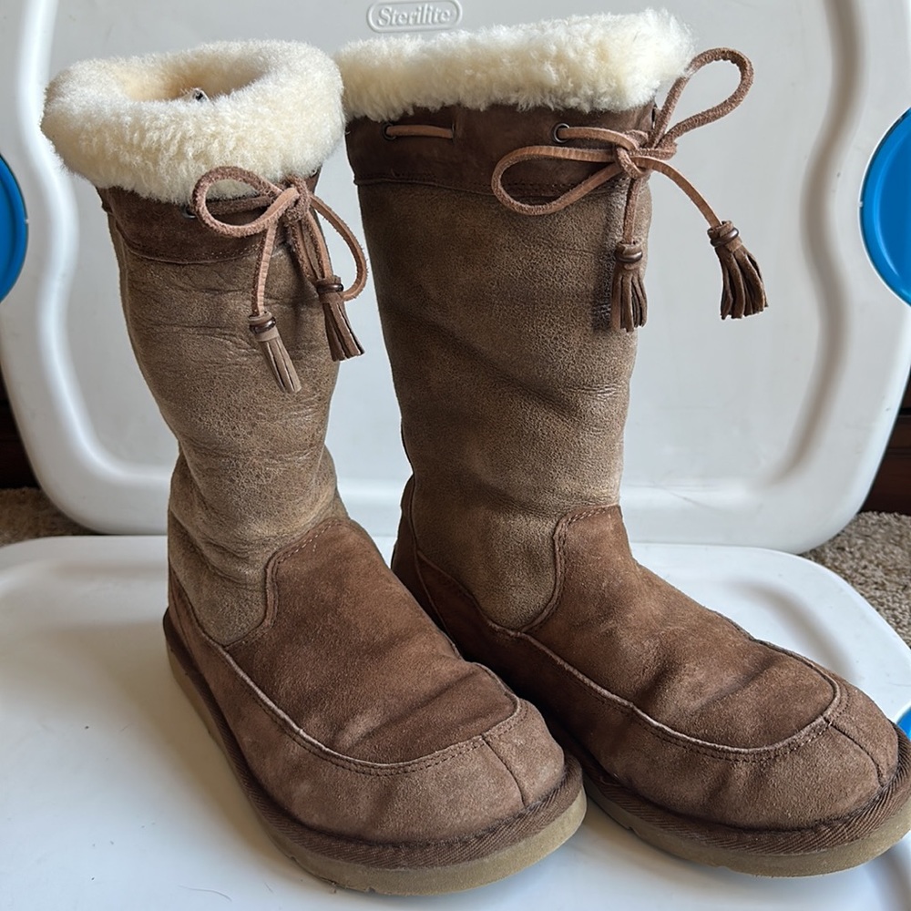Ugg Australia Suburb Boots